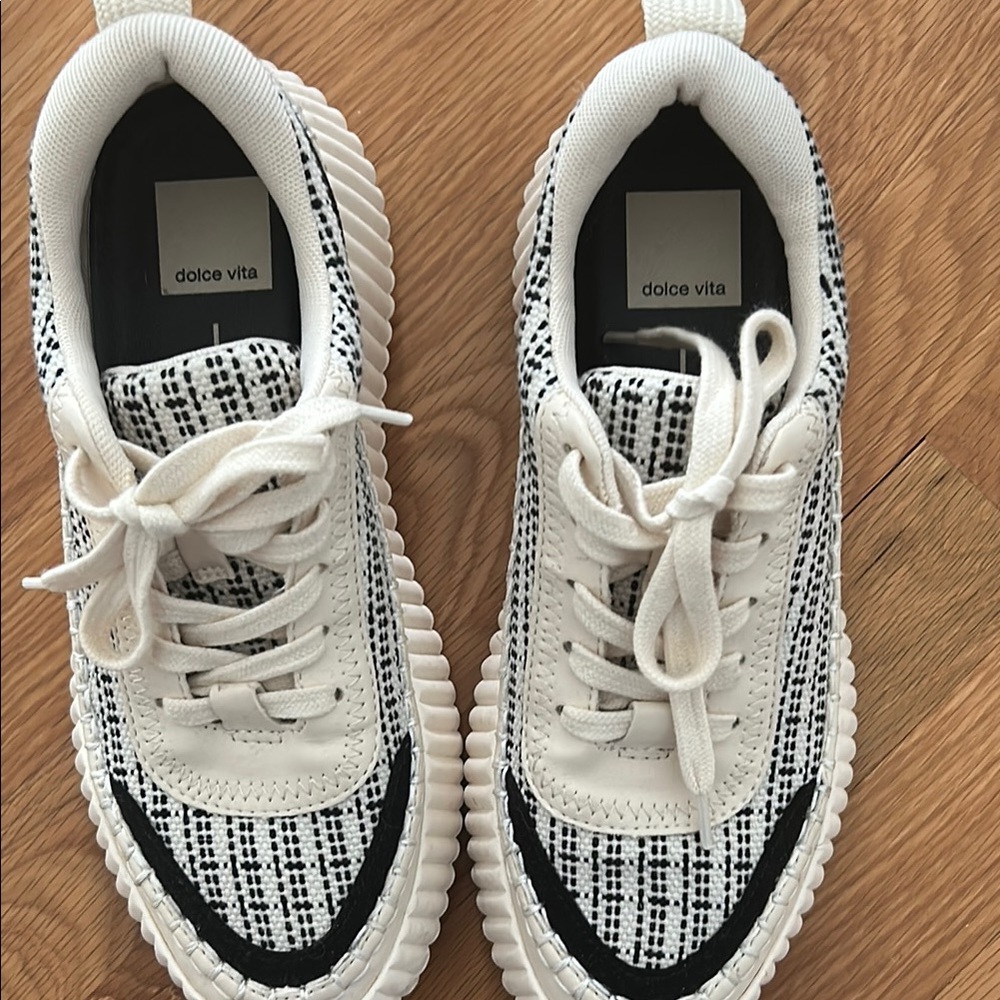 Dolce Vita Monochrome Textured Sneakers